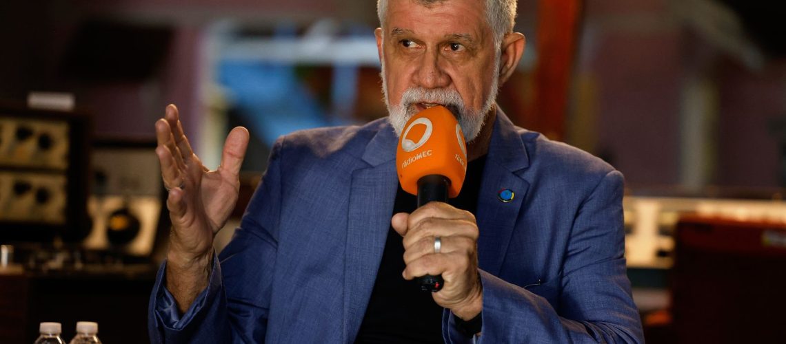wagner-gomes,-do-programa-ginastica-no-ar,-da-radio-mec,-e-homenageado