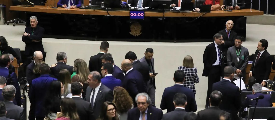 camara-aprova-projeto-que-tipifica-o-crime-de-dominio-de-cidades
