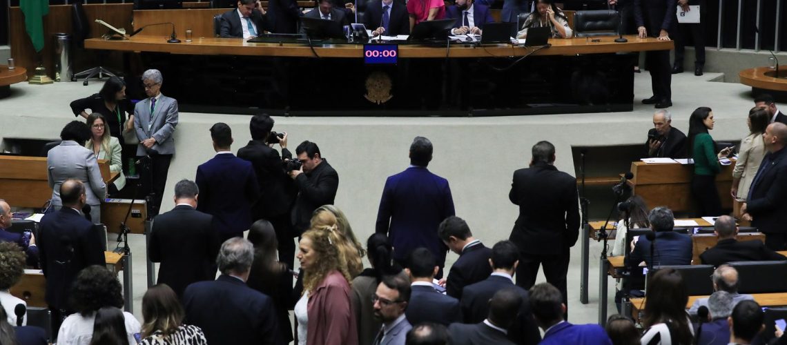 camara-aprova-urgencia-para-votar-projeto-que-cria-bancada-crista