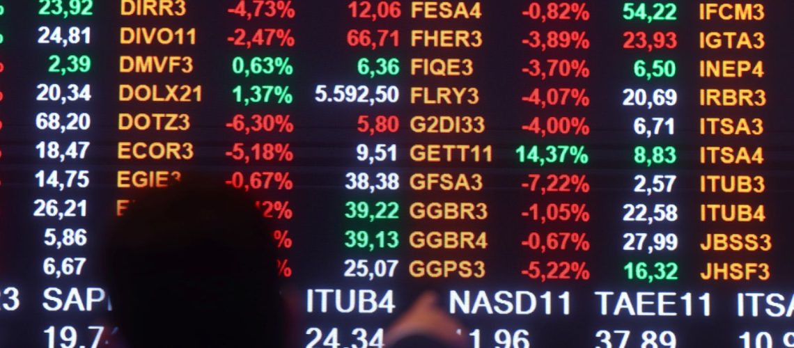 na-nona-alta-seguida,-bolsa-supera-os-150-mil-pontos-pela-primeira-vez