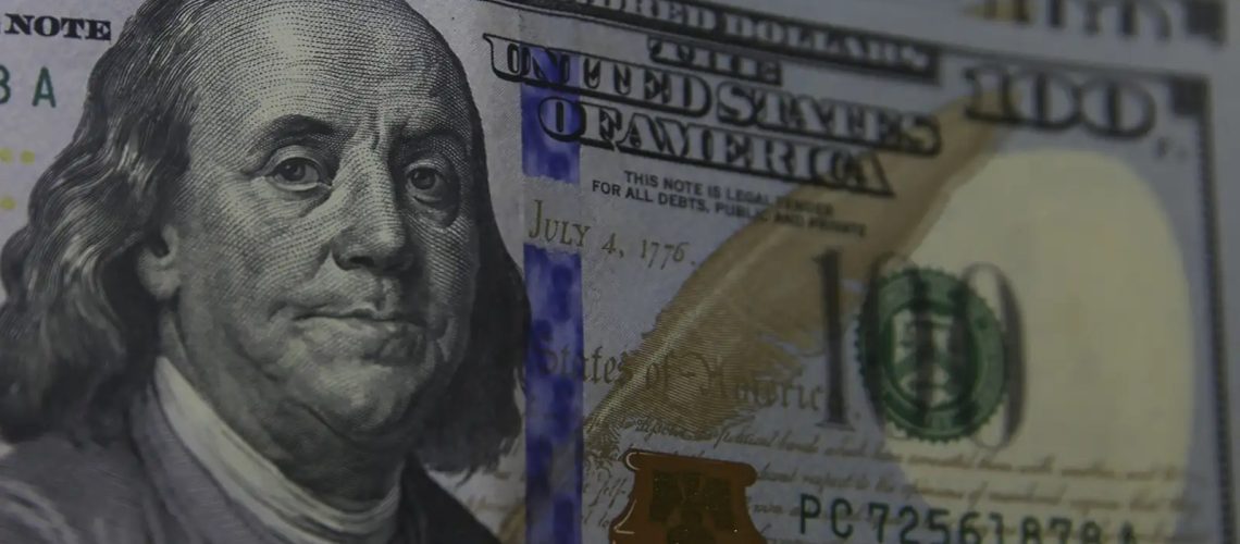 dolar-fecha-abaixo-de-r$-5,30-pela-primeira-vez-desde-junho-de-2024