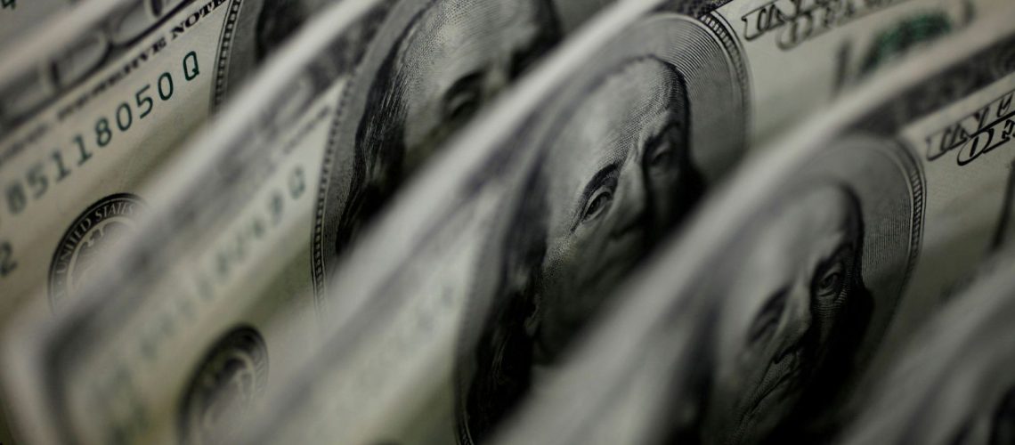 dolar-sobe-para-r$-5,24-apos-indicacao-de-trump-ao-bc-dos-eua