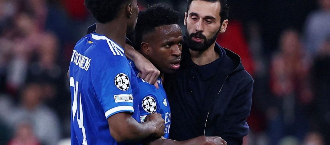 vini-jr-marca-golaco-e-denuncia-caso-de-racismo-em-liga-dos-campeoes