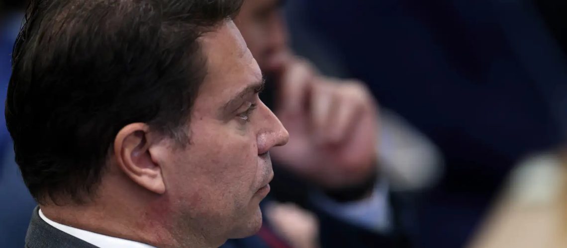 ex-deputado-ramagem-e-solto-apos-ficar-dois-dias-preso-nos-eua