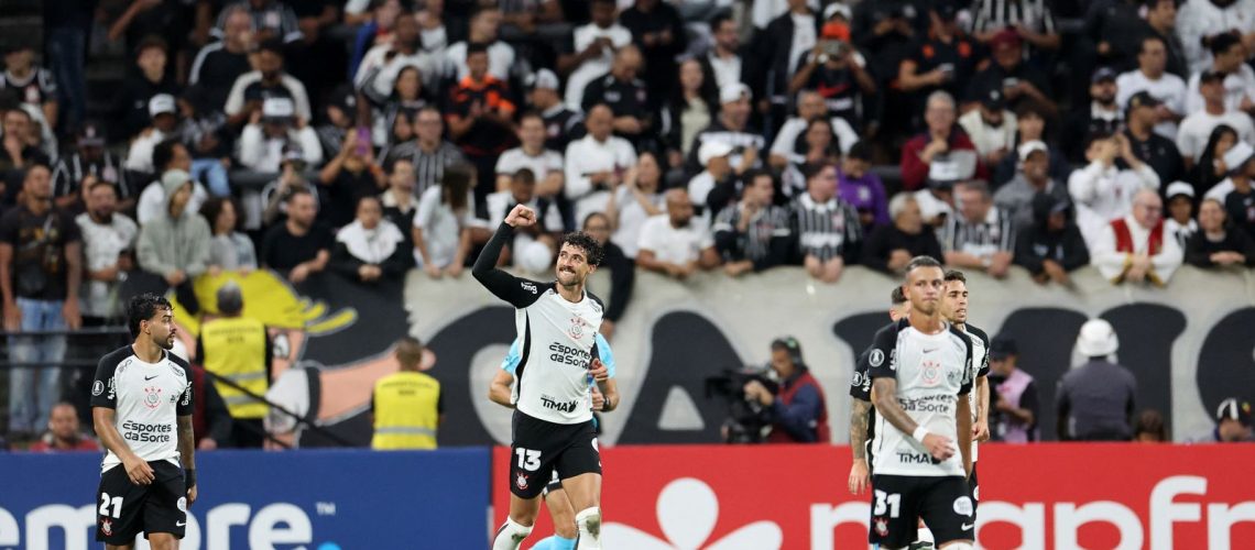 corinthians-derrota-santa-fe-e-segue-100%-na-copa-libertadores