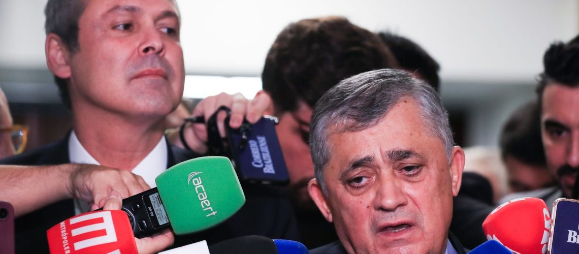 jose-guimaraes-diz-ser-contra-socorro-do-governo-federal-ao-brb