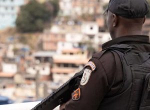 mprj-denuncia-policiais-por-crimes-durante-operacao-em-favelas-do-rio