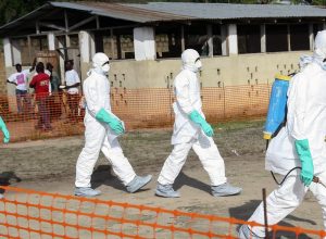 cruz-vermelha-lamenta-mortes-de-voluntarios-no-congo-devido-ao-ebola