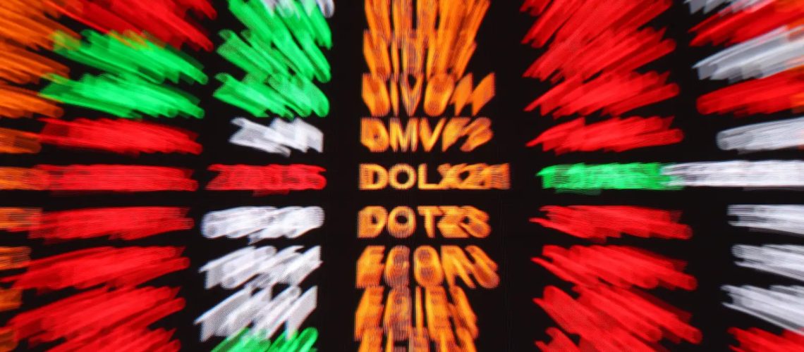 bolsa-sobe-1,16%,-e-dolar-cai-para-r$-5,-apesar-de-medida-dos-eua