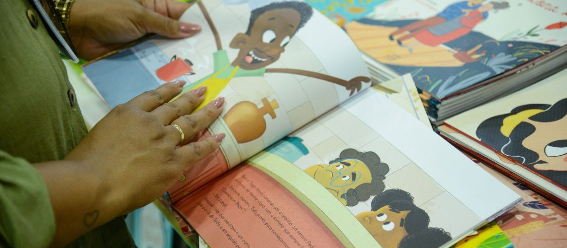 bienal-nas-escolas-entra-em-clima-de-copa-para-estimular-leitura-no-rj