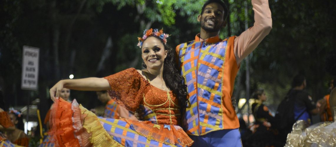 dia-dos-namorados-ganha-clima-junino-nos-arraiais-nordestinos